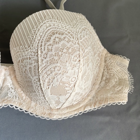 Victoria’s Secret Dream Angels Lined Demi. 38C cream cup with ivory lace. - Picture 3 of 12